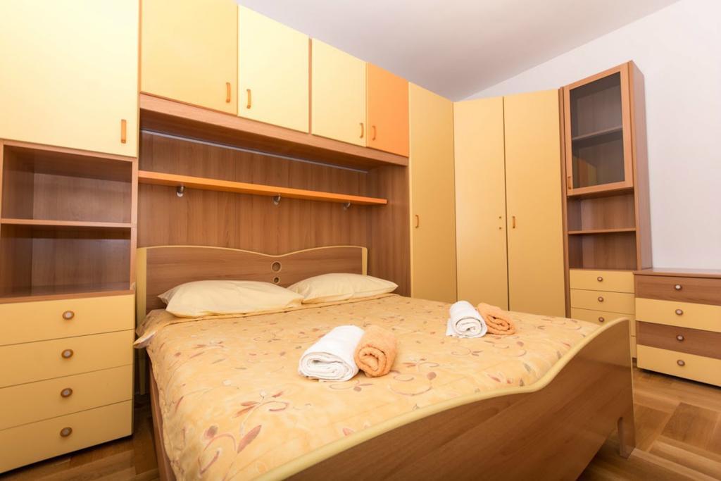 Apartments Meri Сегет-Враница Экстерьер фото