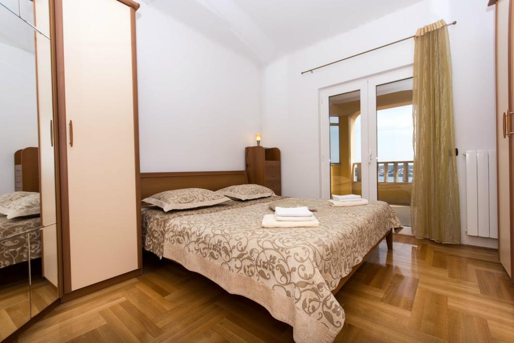 Apartments Meri Сегет-Враница Экстерьер фото