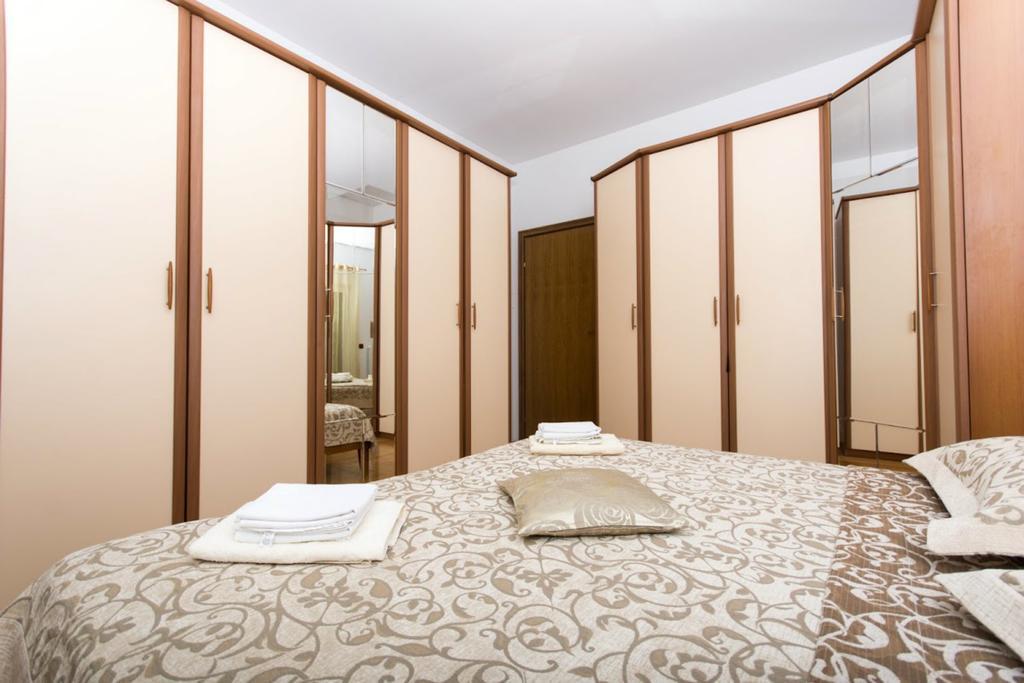Apartments Meri Сегет-Враница Экстерьер фото