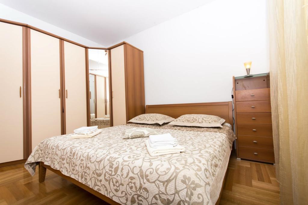 Apartments Meri Сегет-Враница Экстерьер фото