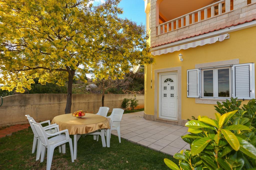 Apartments Meri Сегет-Враница Экстерьер фото