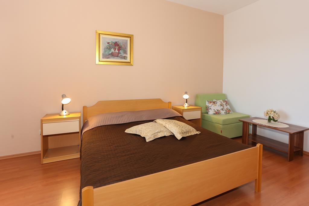 Apartments Meri Сегет-Враница Экстерьер фото