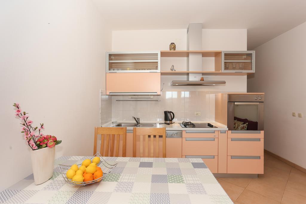 Apartments Meri Сегет-Враница Экстерьер фото