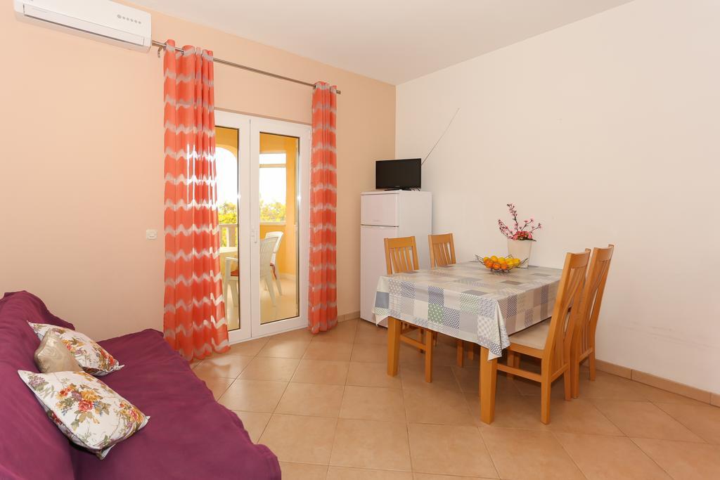 Apartments Meri Сегет-Враница Экстерьер фото