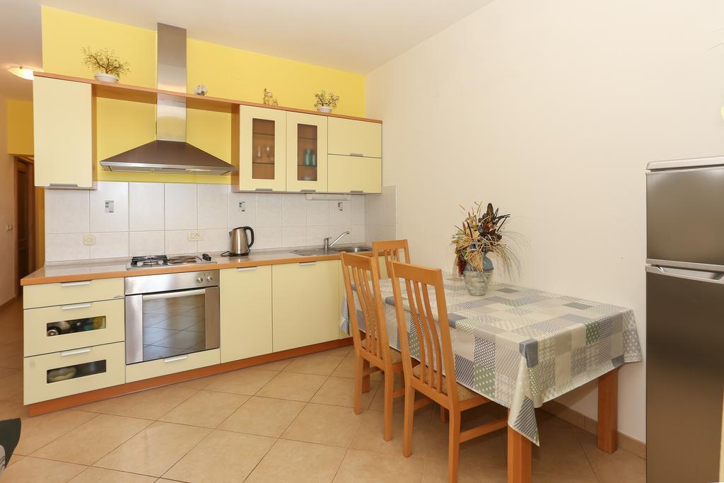 Apartments Meri Сегет-Враница Экстерьер фото